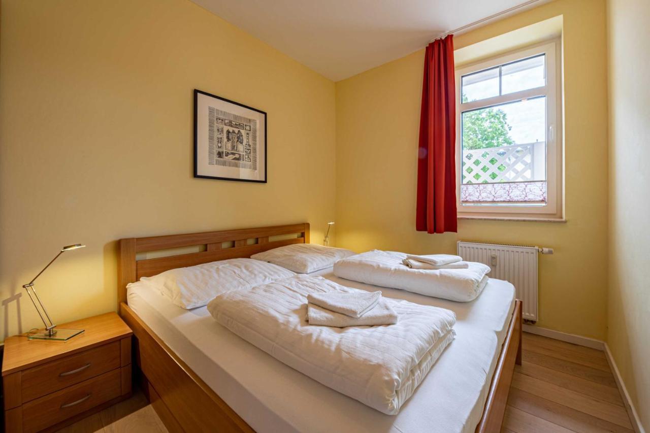 Two-Bedroom Apartment with Balcony,1390868603:JPEG