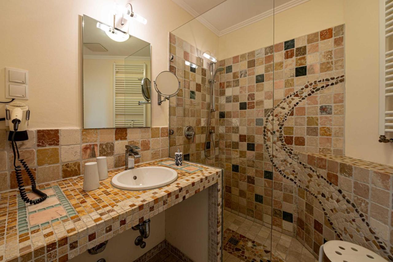 Two-Bedroom Apartment Balcony,1390872320:JPEG