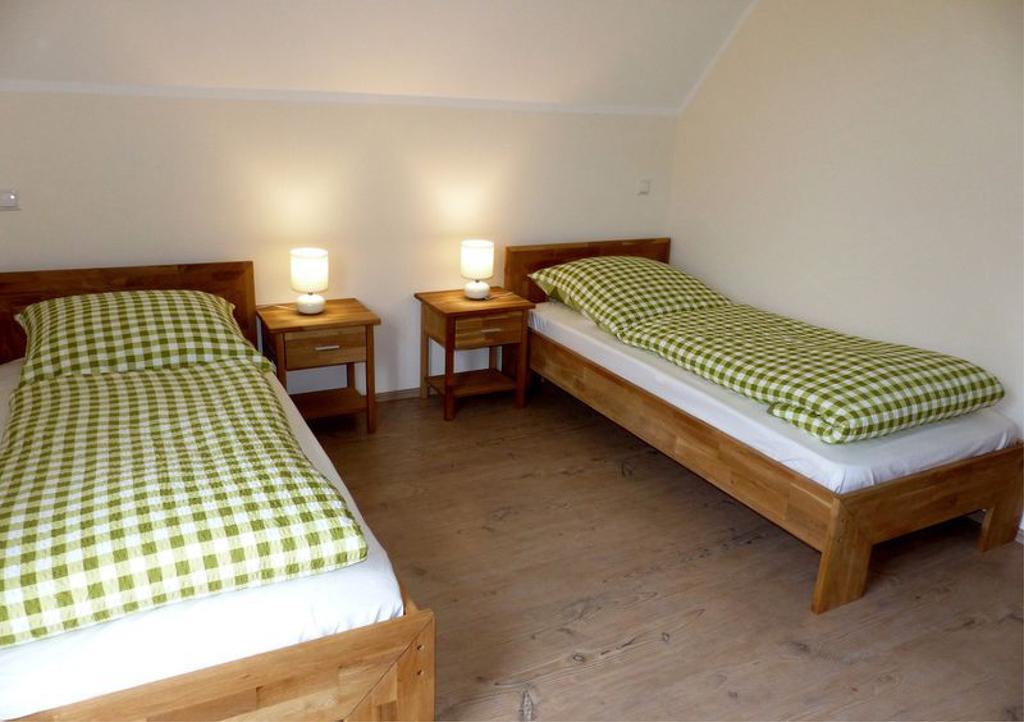 Three-Bedroom House,142416147:JPEG