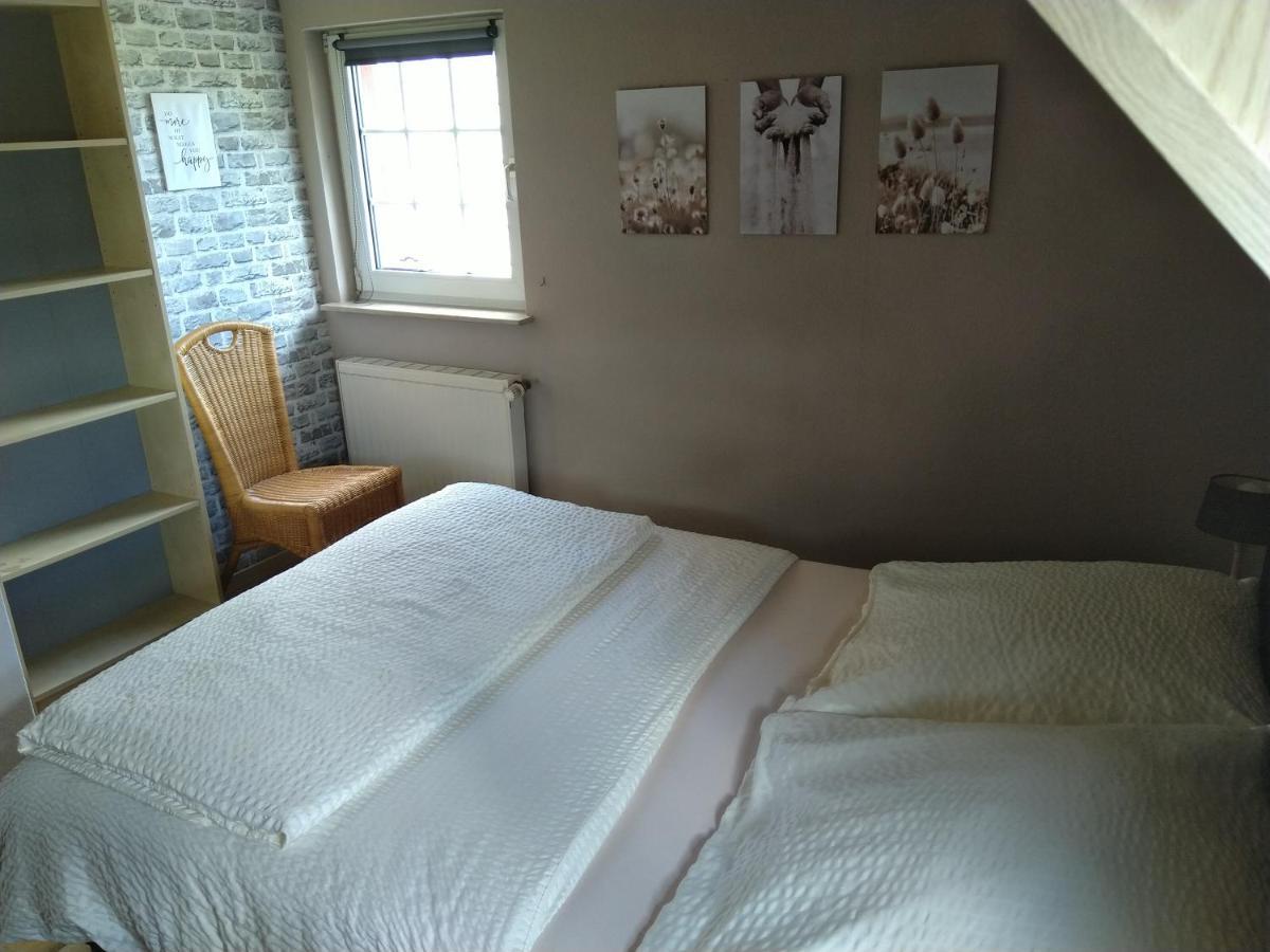 One-Bedroom Apartment,1429089859:JPEG