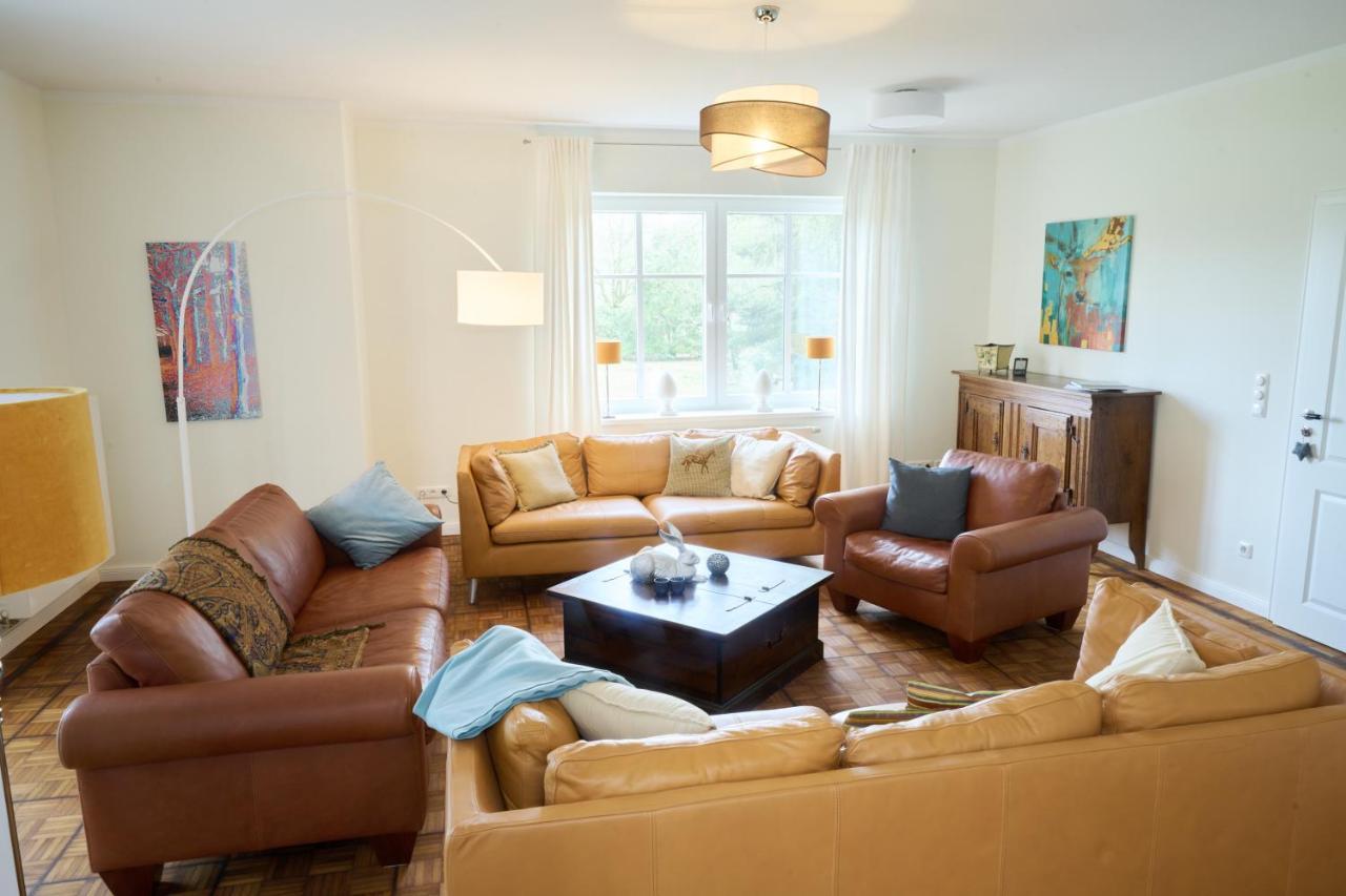 Six-Bedroom House,1430981857:JPEG