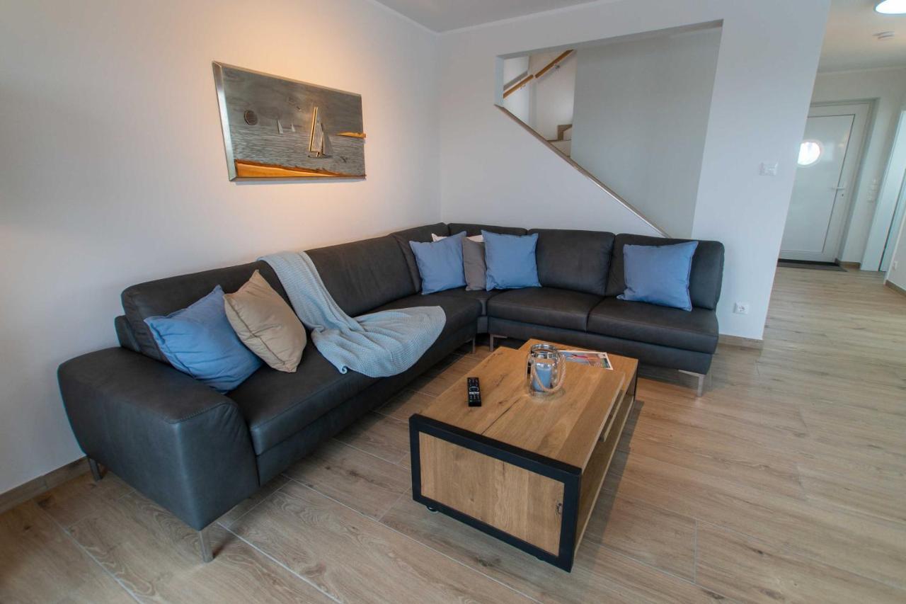 Three-Bedroom House,1462855009:JPEG