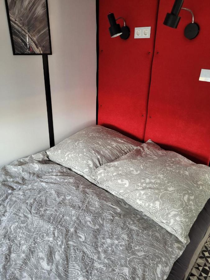 Two-Bedroom House,1464040216:JPEG