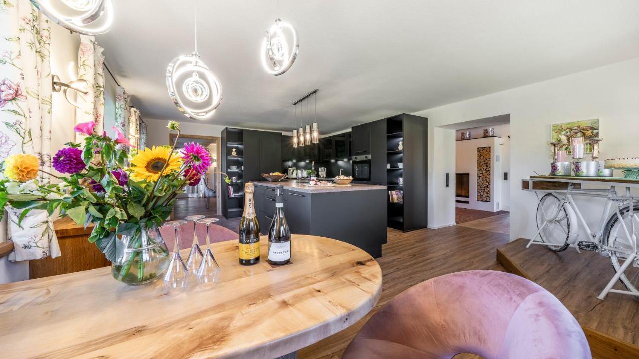 Three-Bedroom House,1464809008:JPEG