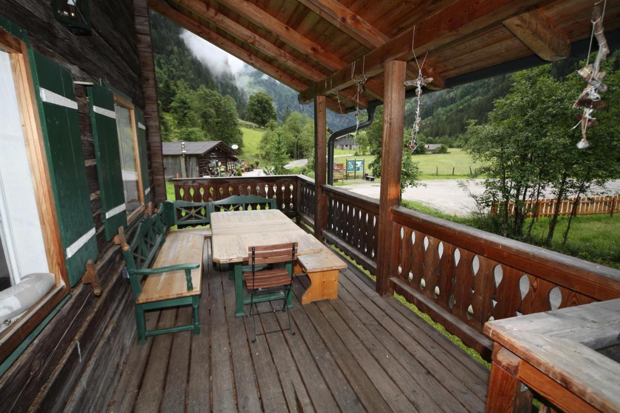 Chalet Shower,1466175020:JPEG
