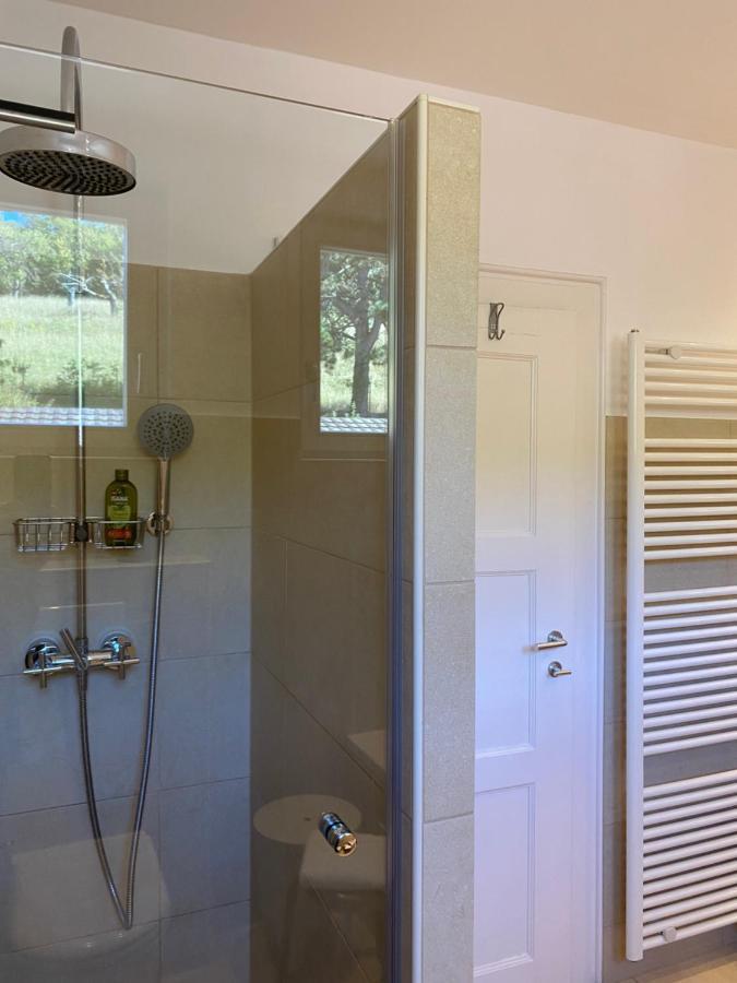 Six-Bedroom House,1478849048:JPEG