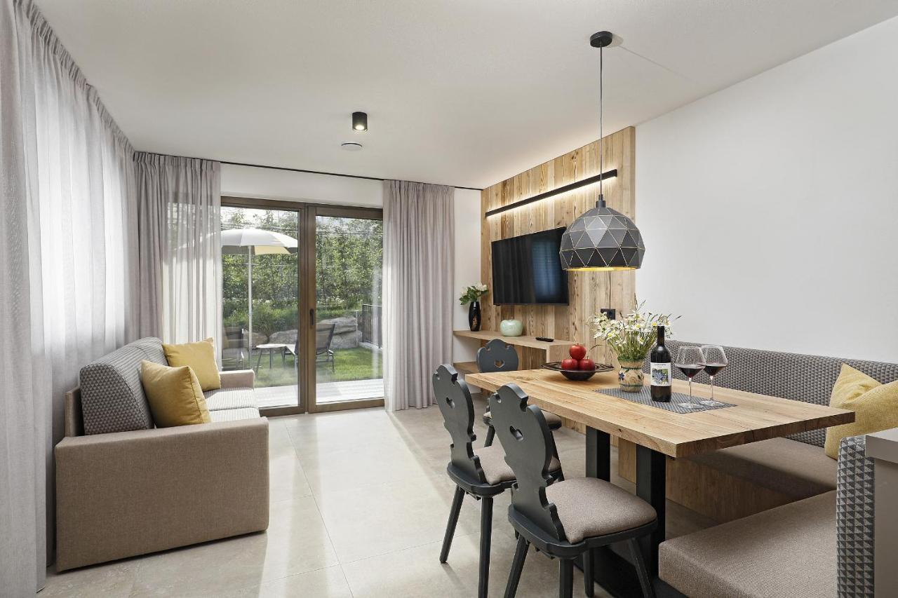 Two-Bedroom Apartment,1481892710:JPEG