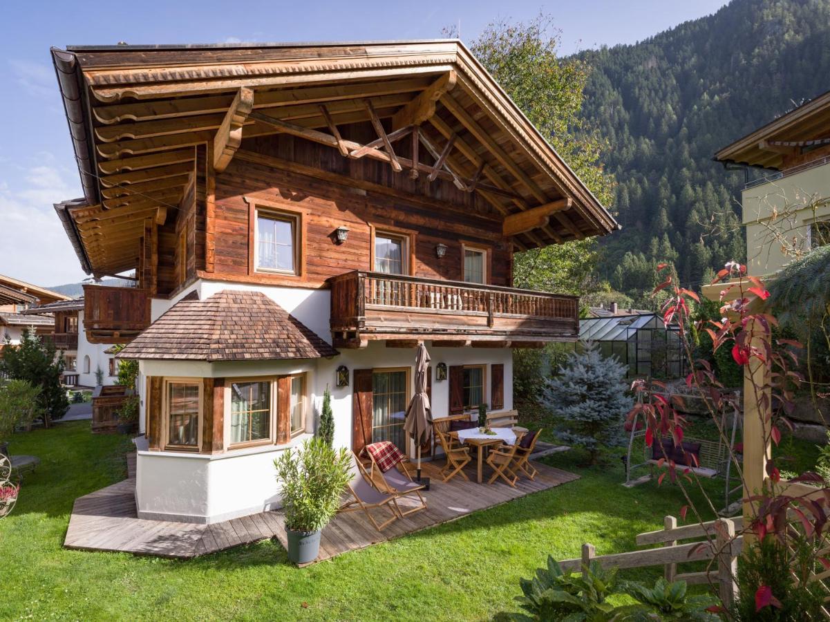 Deluxe Chalet,1484097203:JPEG