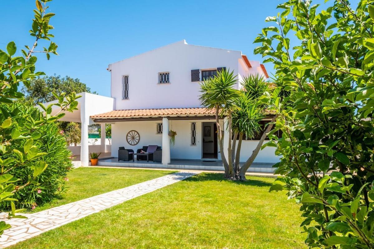 Three-Bedroom House,1496129965:JPEG