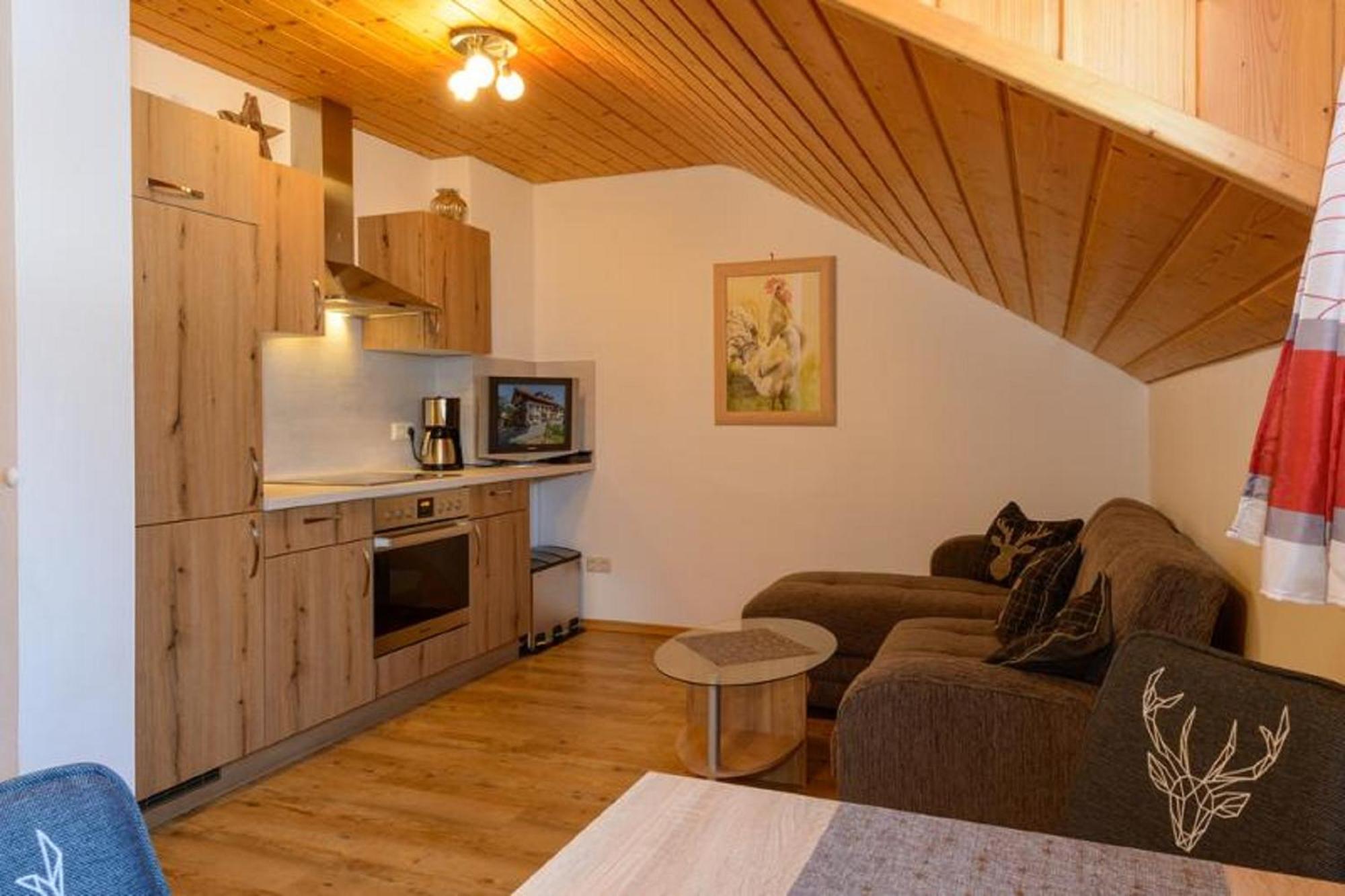 One-Bedroom Apartment,1516608271:JPEG