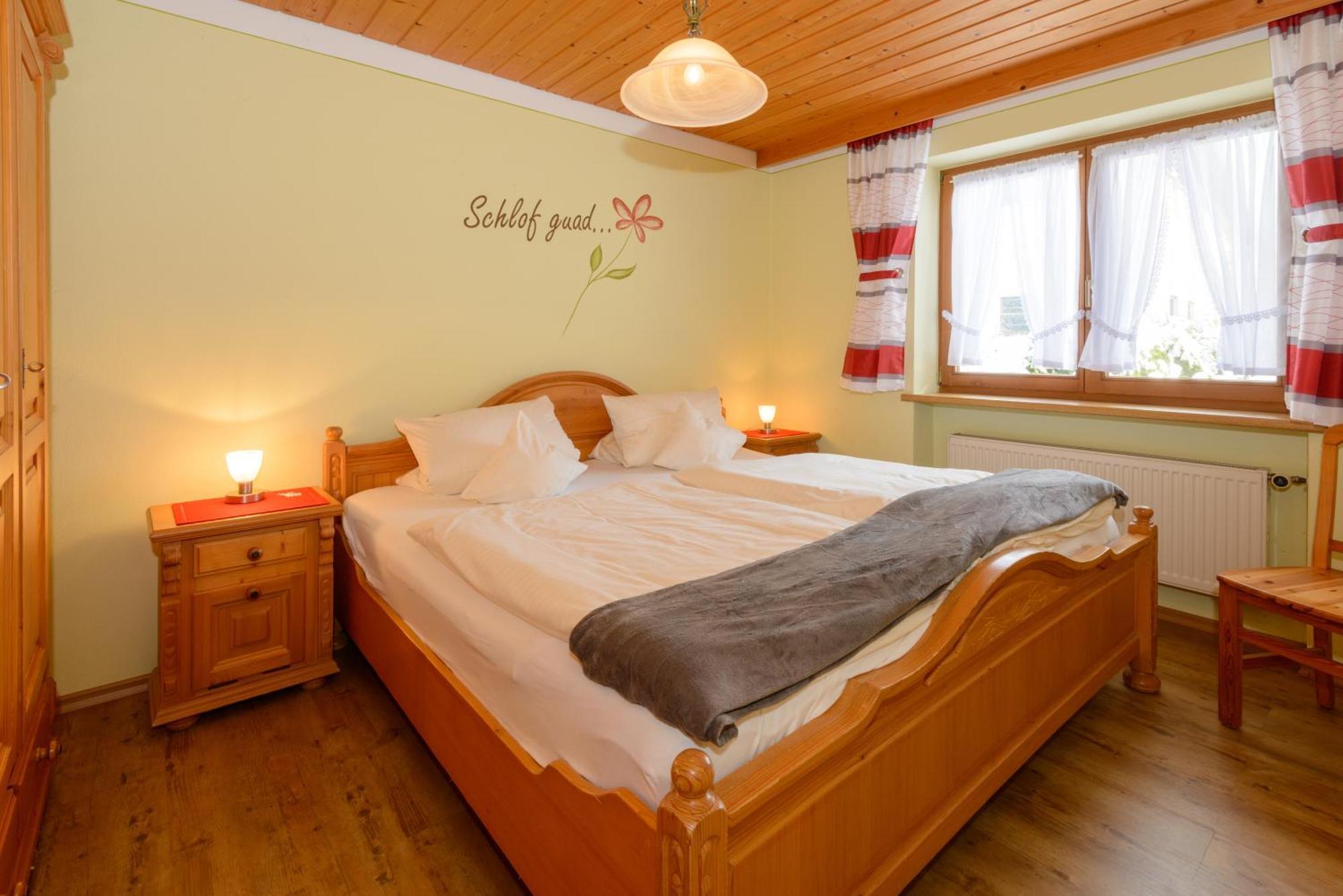 Two-Bedroom Apartment,1516608004:JPEG