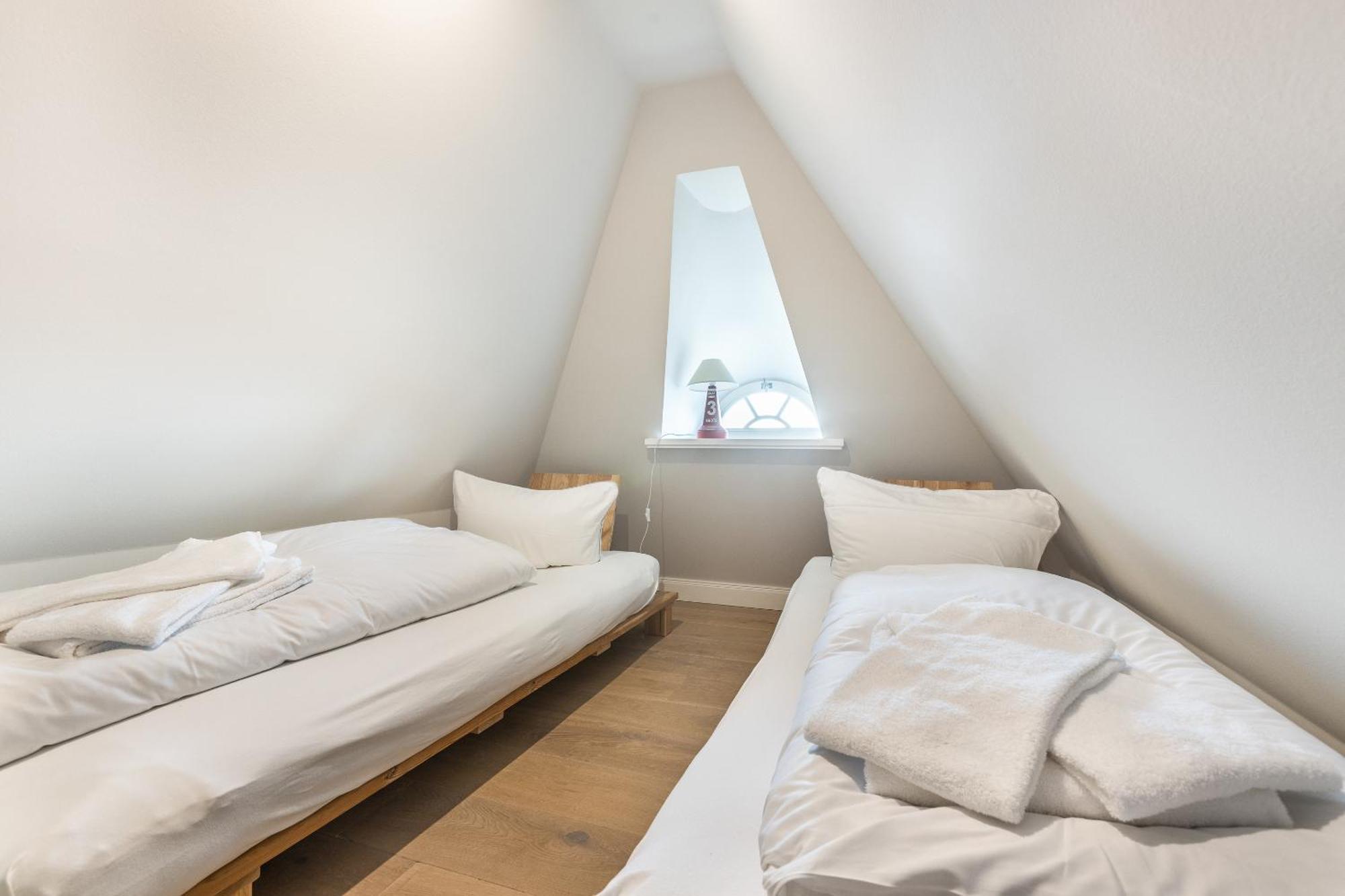 Holiday Home,1509383002:JPEG