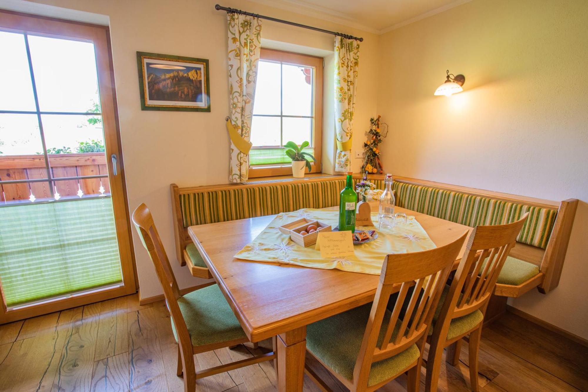 Two-Bedroom Apartment,1517614987:JPEG