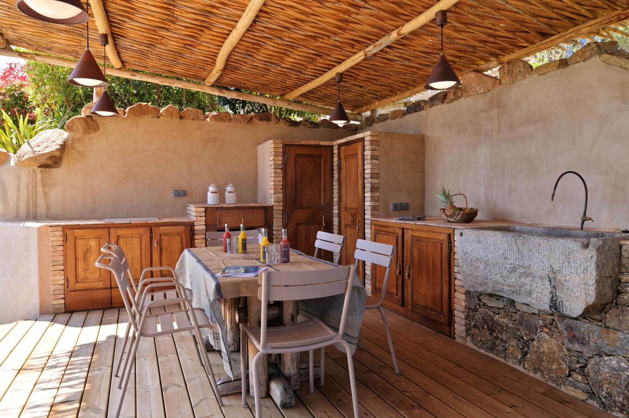 Three-Bedroom Villa with Private Pool - Santa Giulia