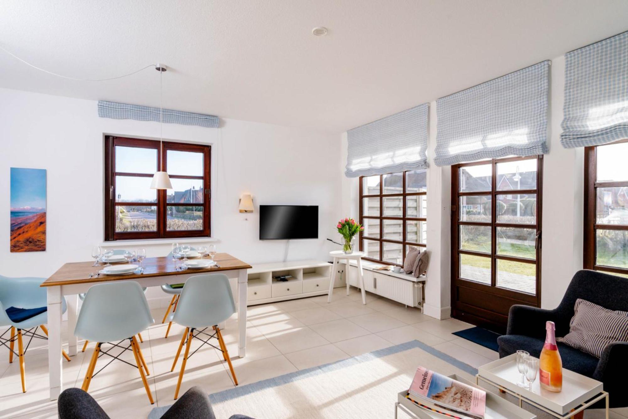 Holiday Home,1528724998:JPEG