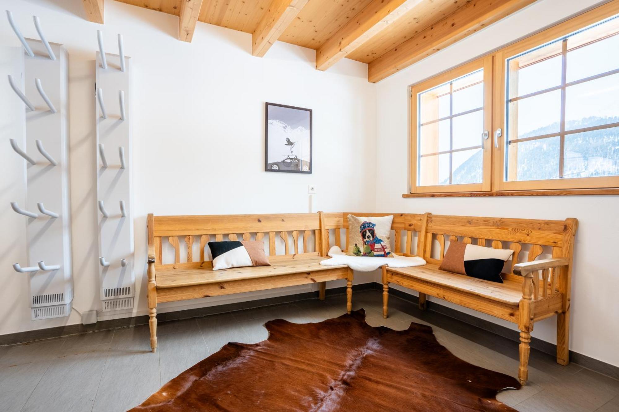 Superior Chalet,1533365497:JPEG