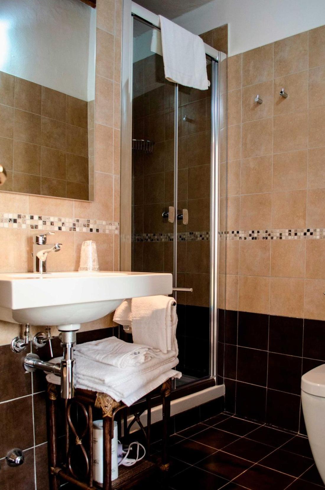 Double Room,1531359949:JPEG