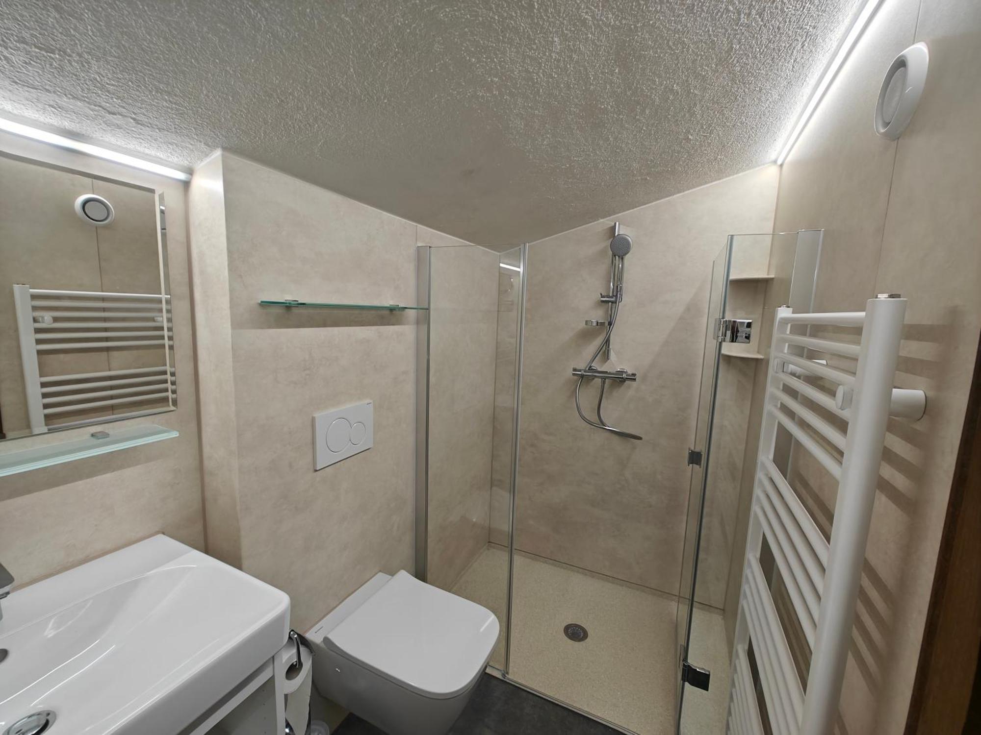 Single Room,1152622818:JPEG