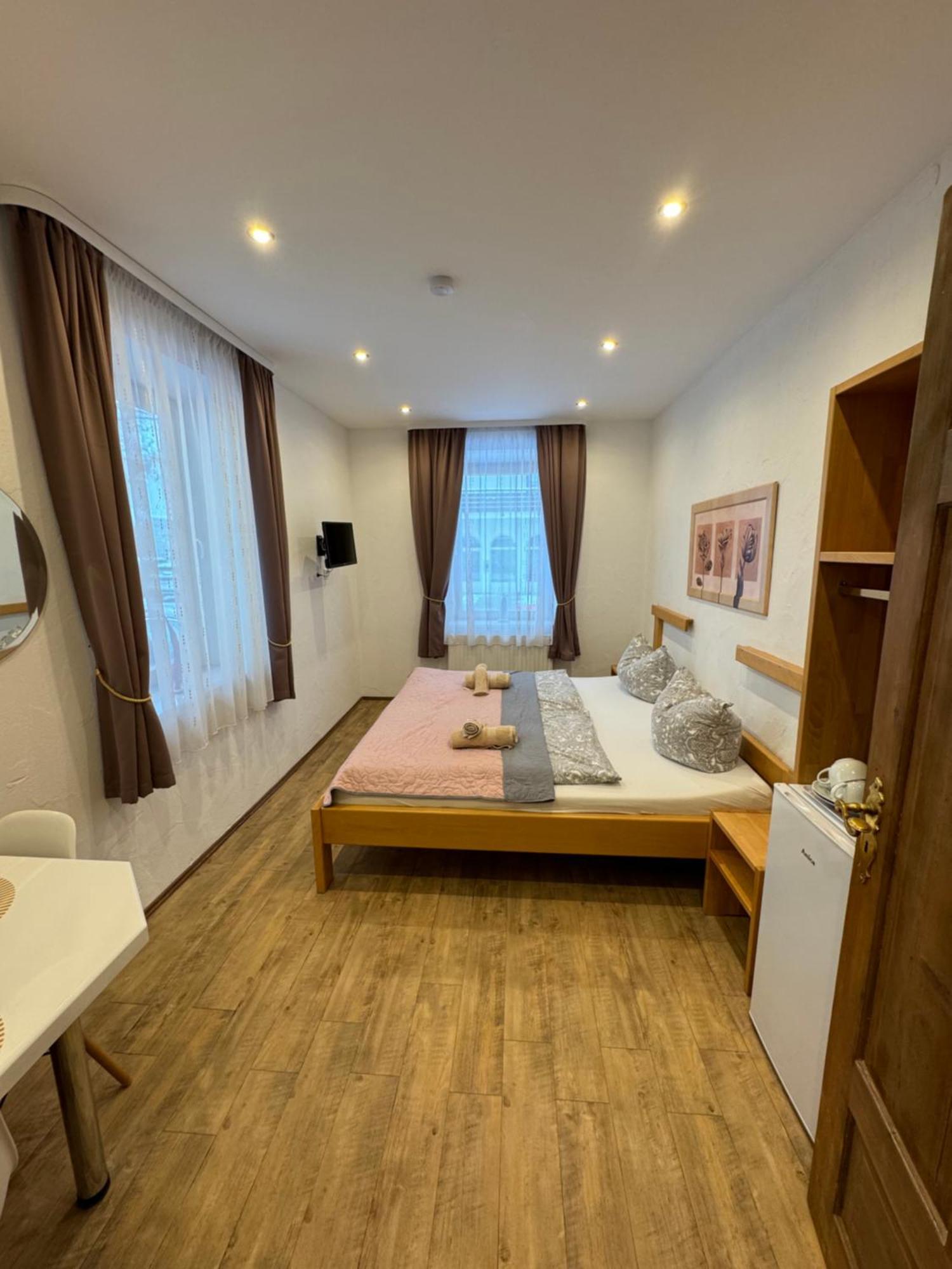 Standard Double Room,1538783596:JPEG