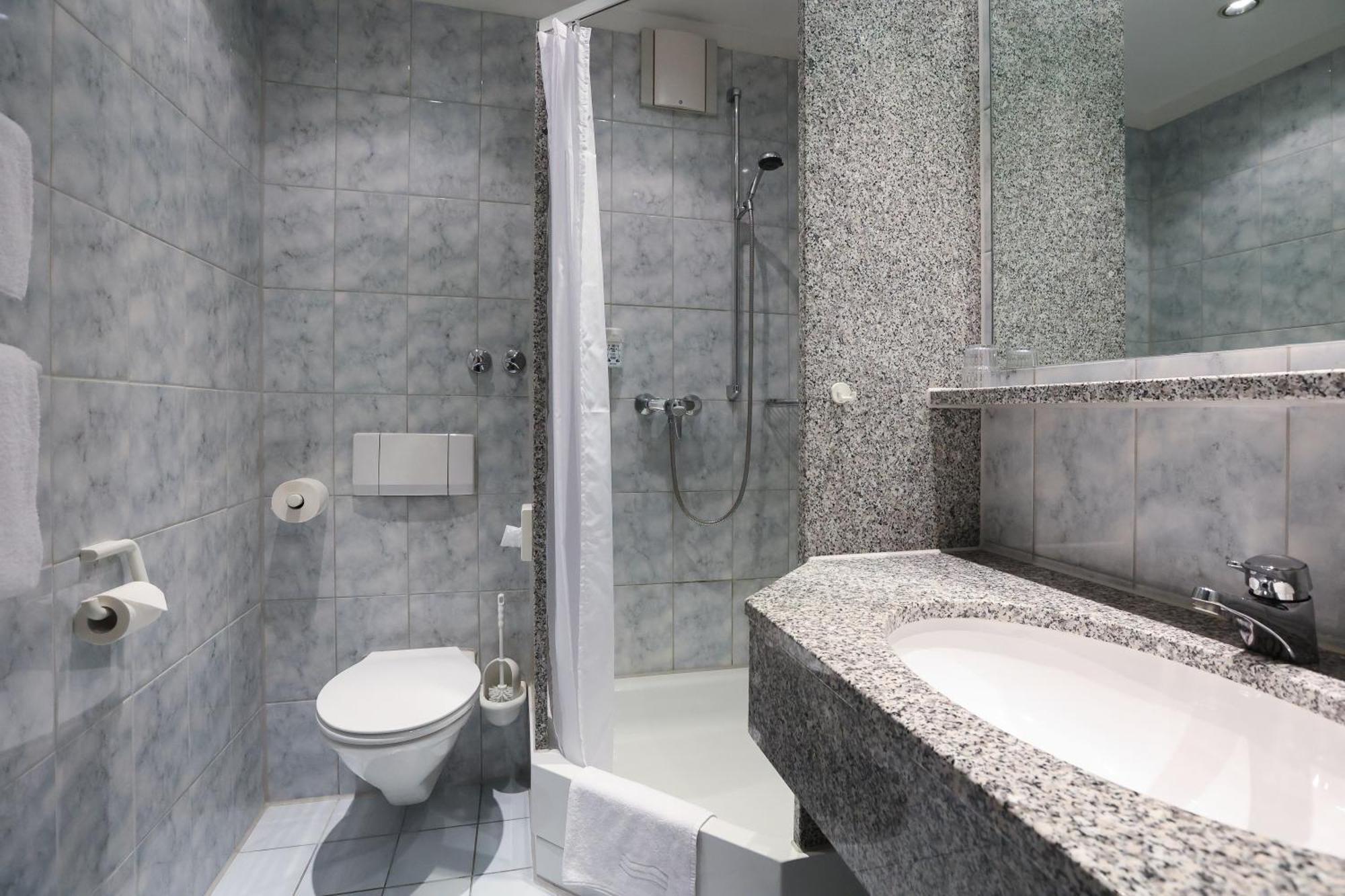 Standard Single Room,1540040392:JPEG