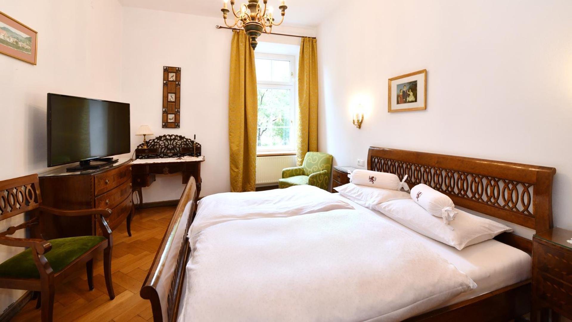 Two-Bedroom Apartment,1542068443:JPEG