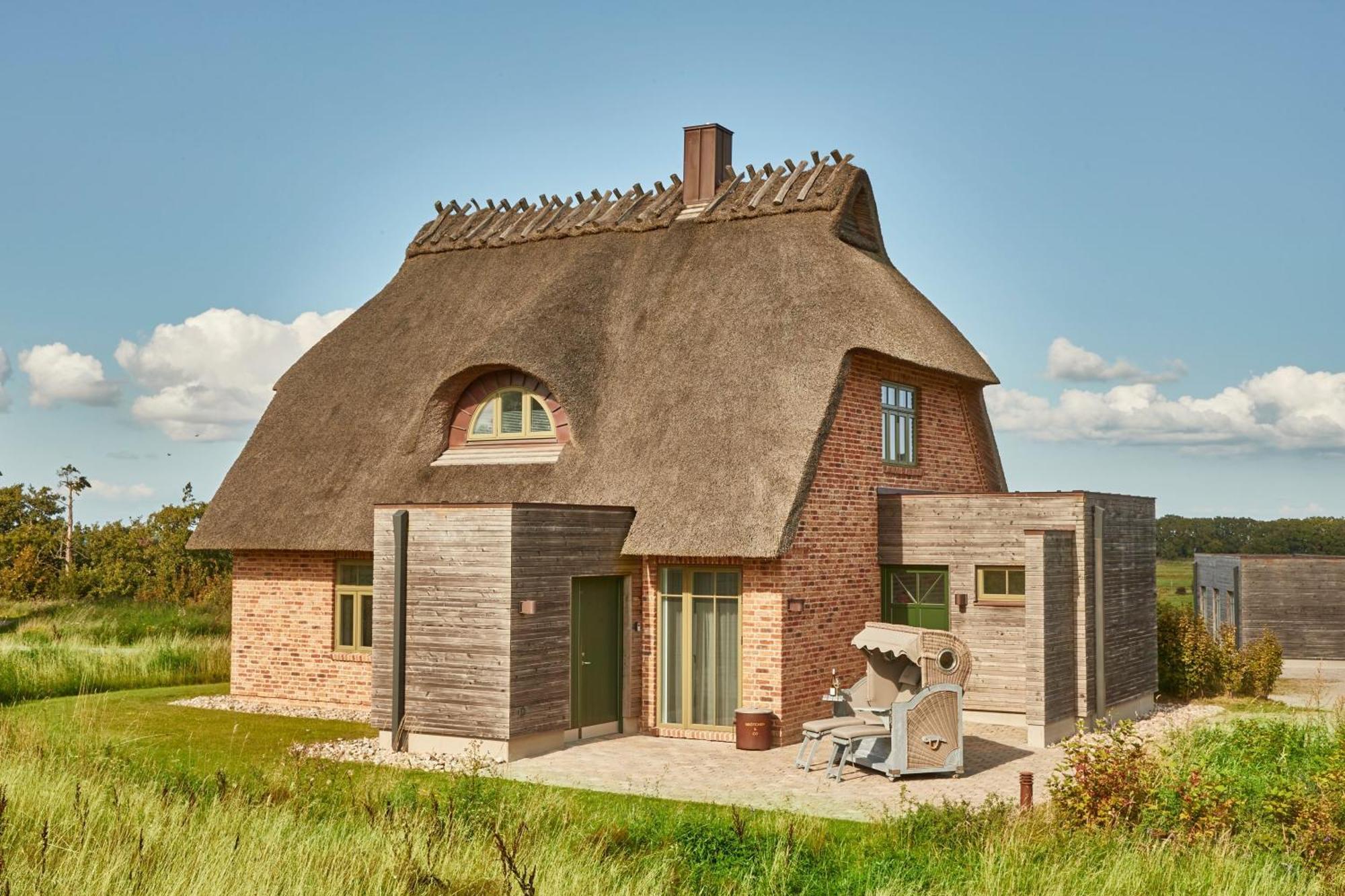 Holiday Home,1546403173:JPEG