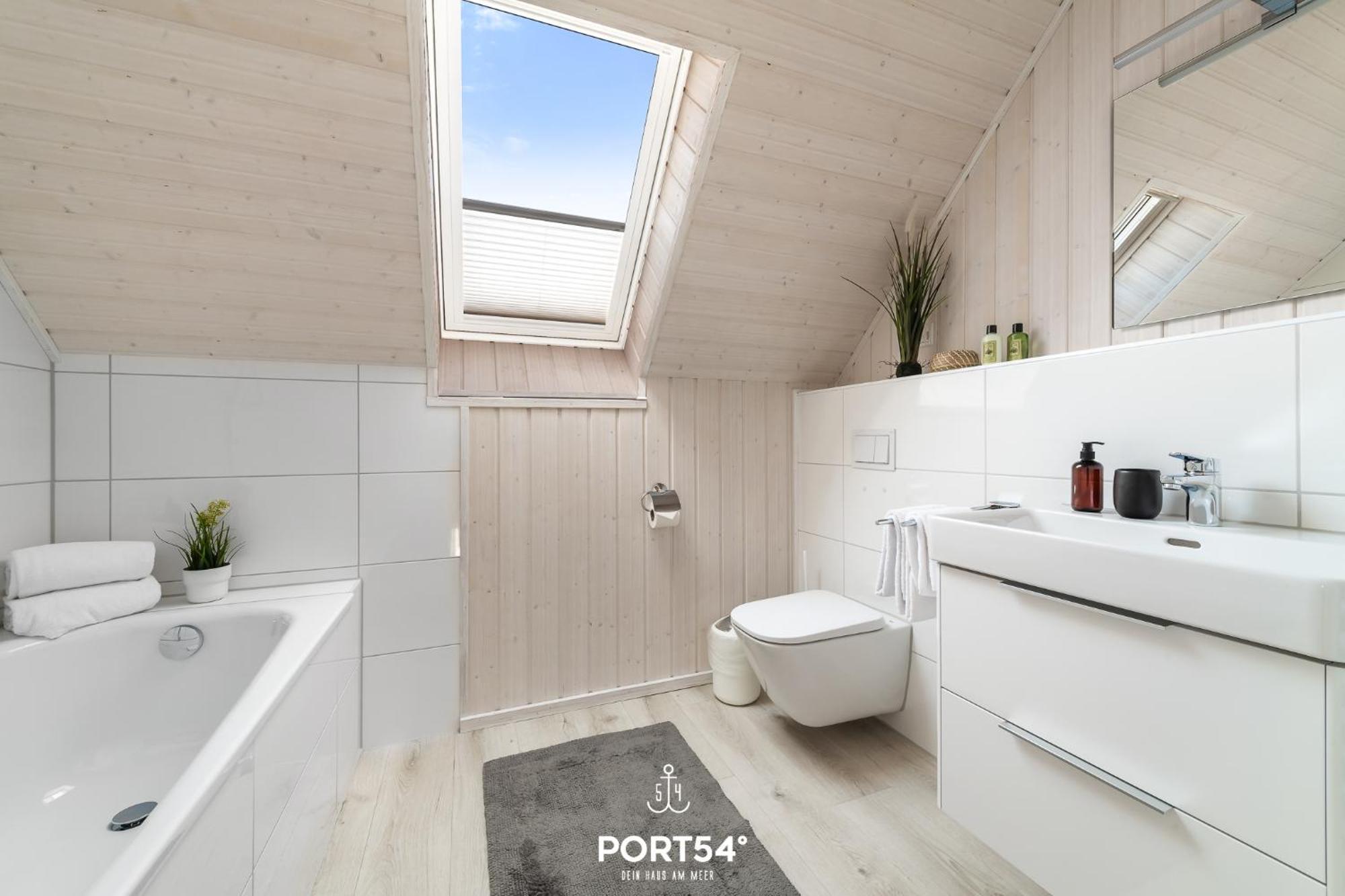 Holiday Home,1552333519:JPEG