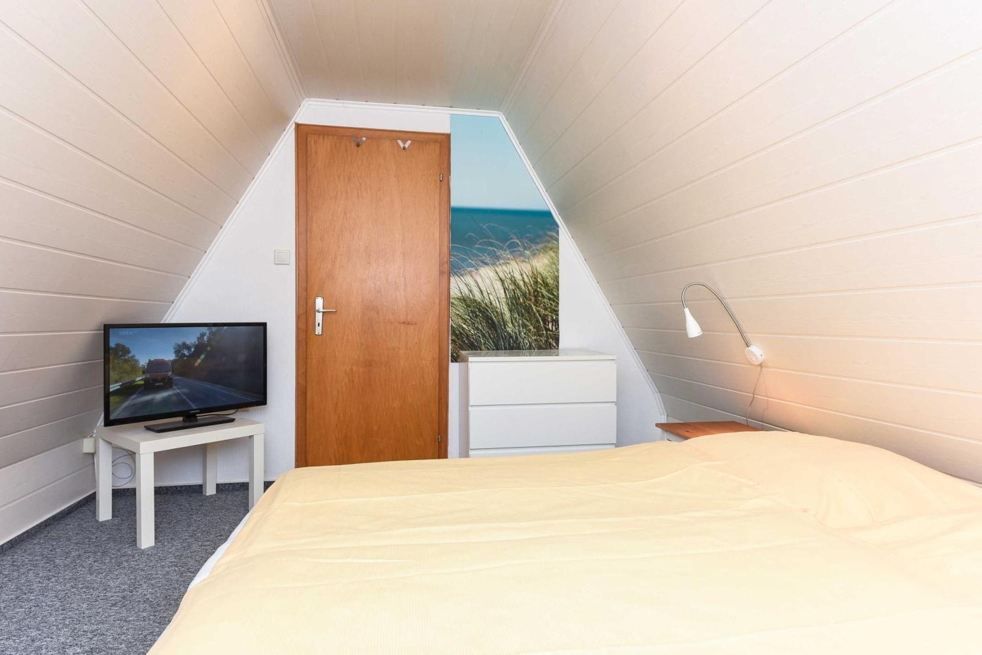 Two-Bedroom House,1553990437:JPEG