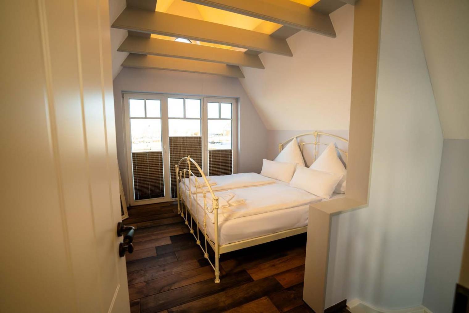 One-Bedroom House,1560195799:JPEG