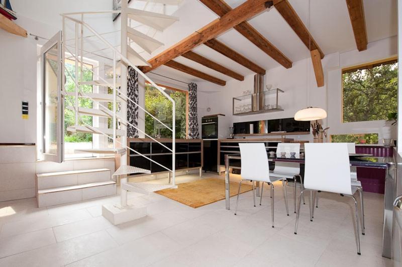 Two-Bedroom House,1574574383:JPEG