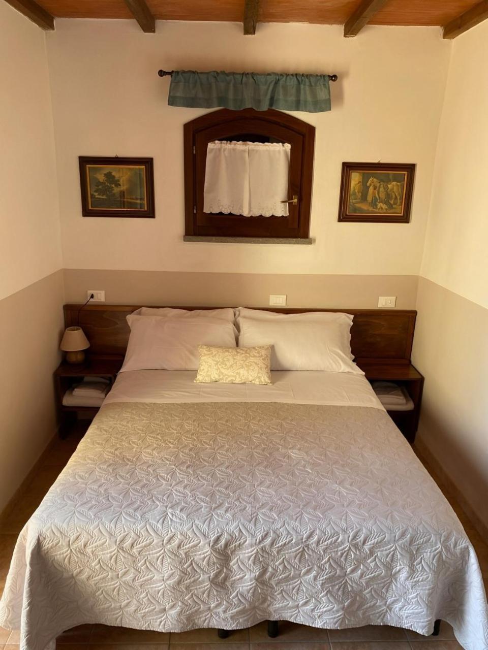 Small Double Room,1574744198:JPEG