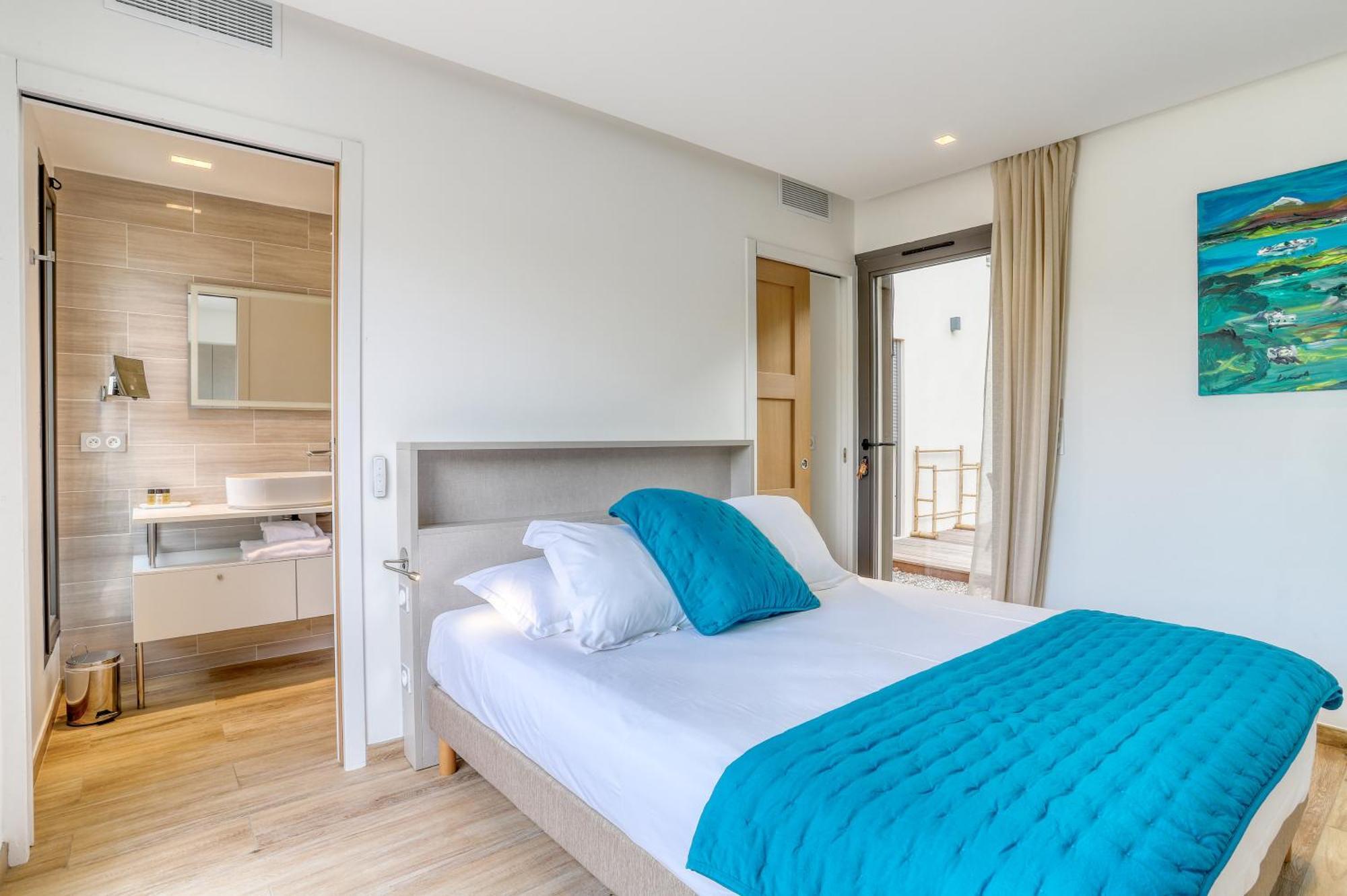Superior Double Room,1575087206:JPEG