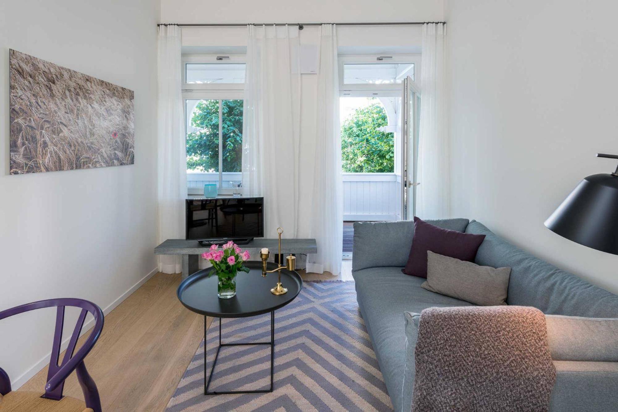 One-Bedroom Apartment Balcony Terrace,1576655078:JPEG