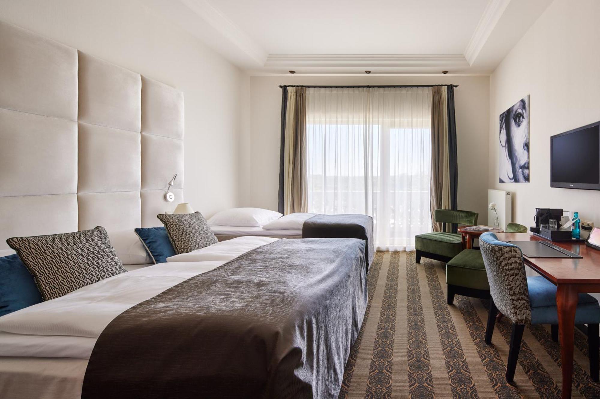 Double Room,511500654:JPEG
