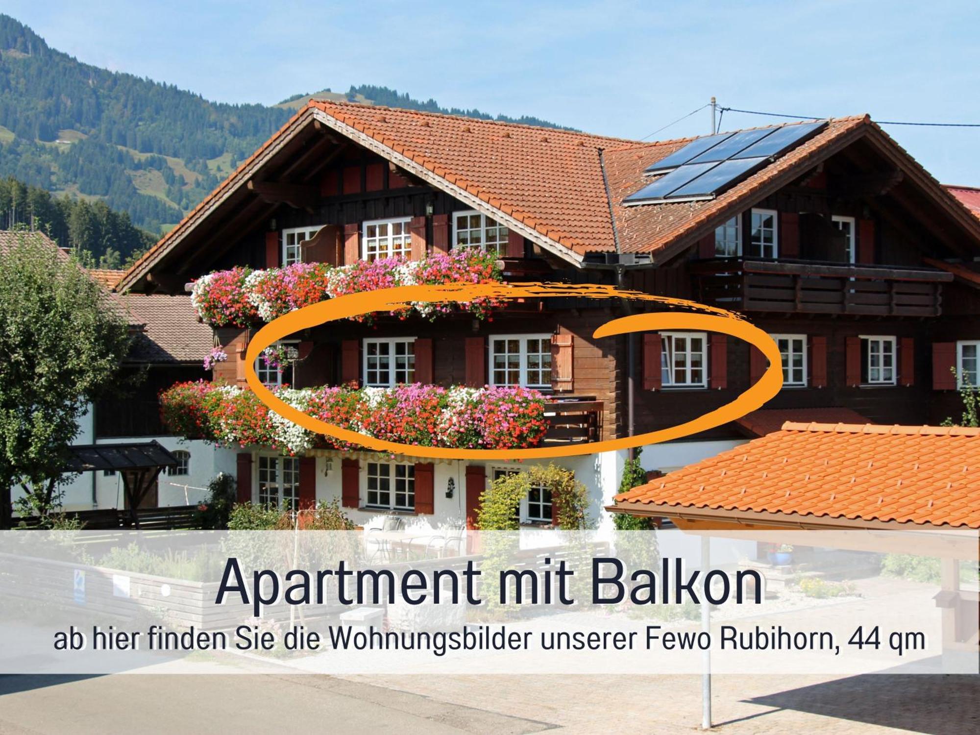 Apartment mit Balkon