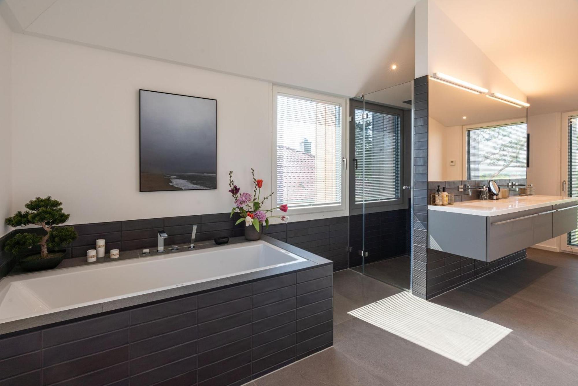 Holiday Home,1578181169:JPEG