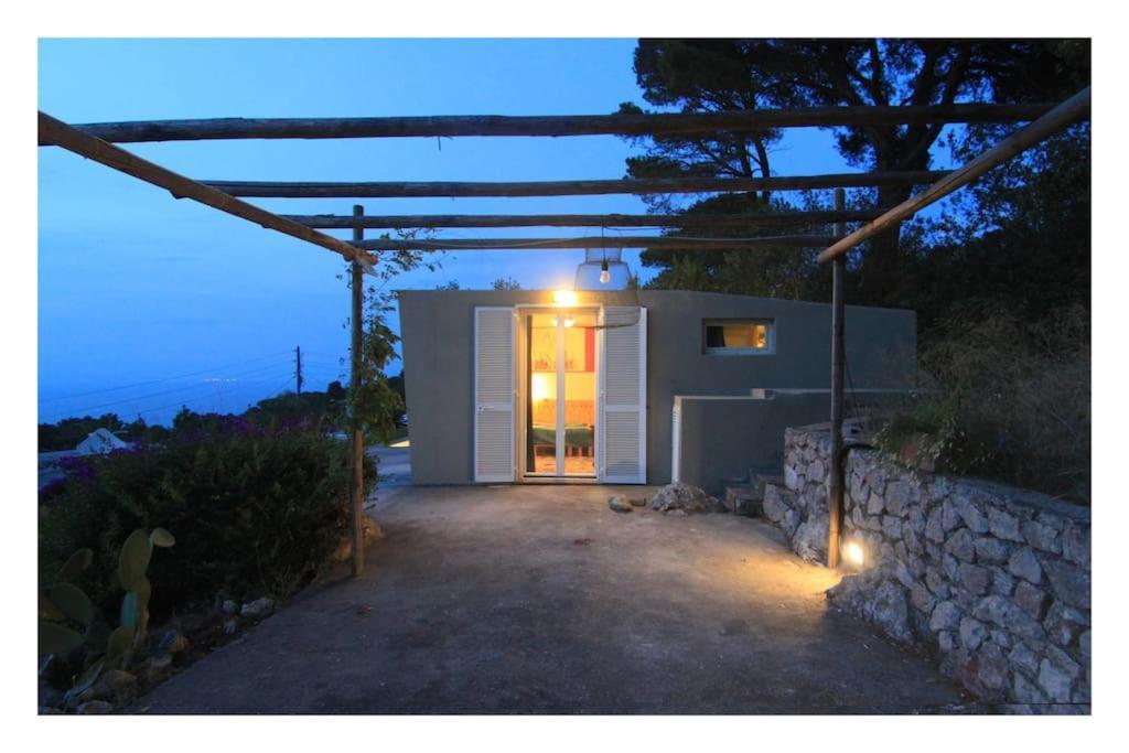 Villa,1584371385:JPEG