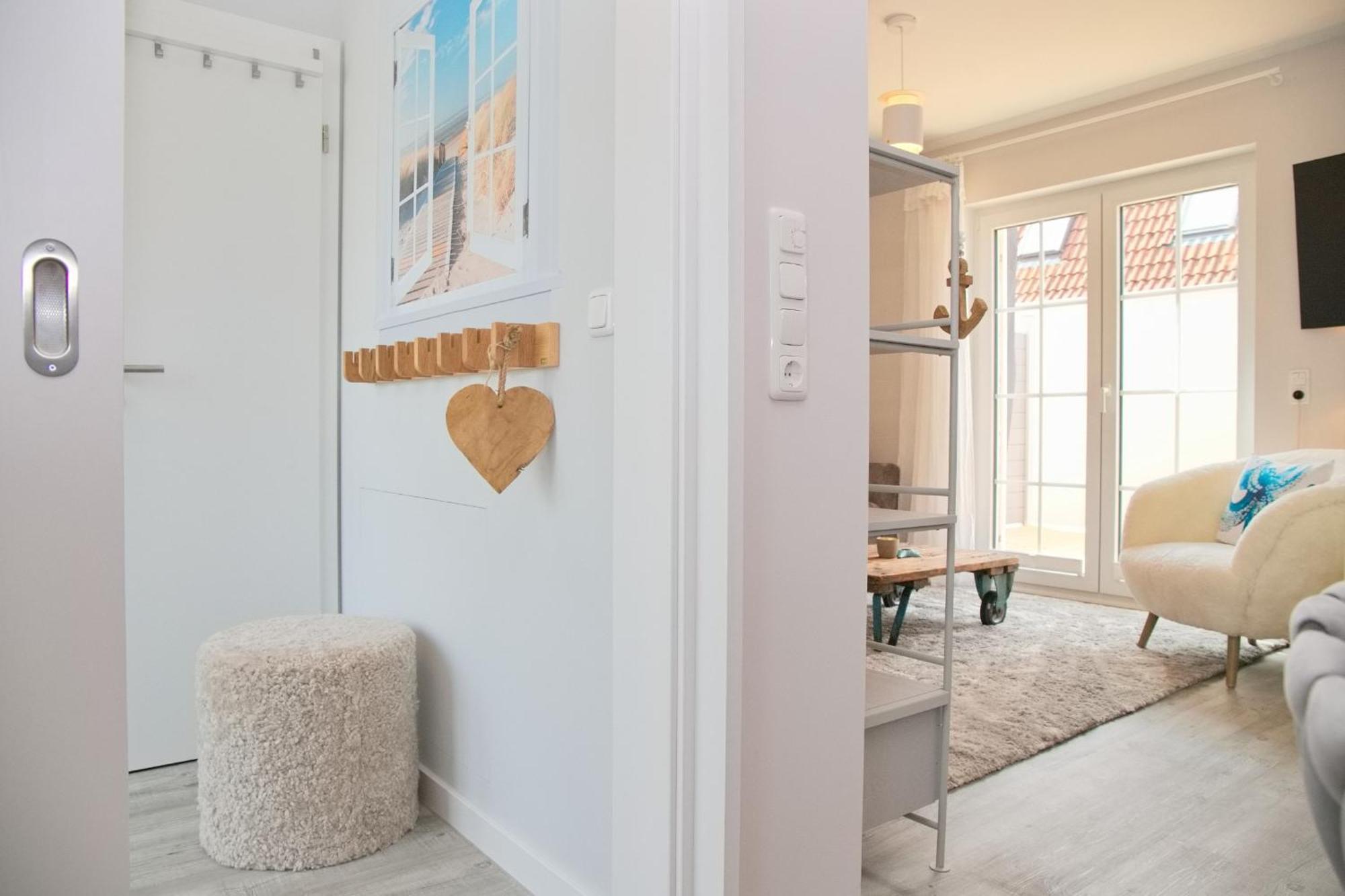 Holiday Home,1587045099:JPEG