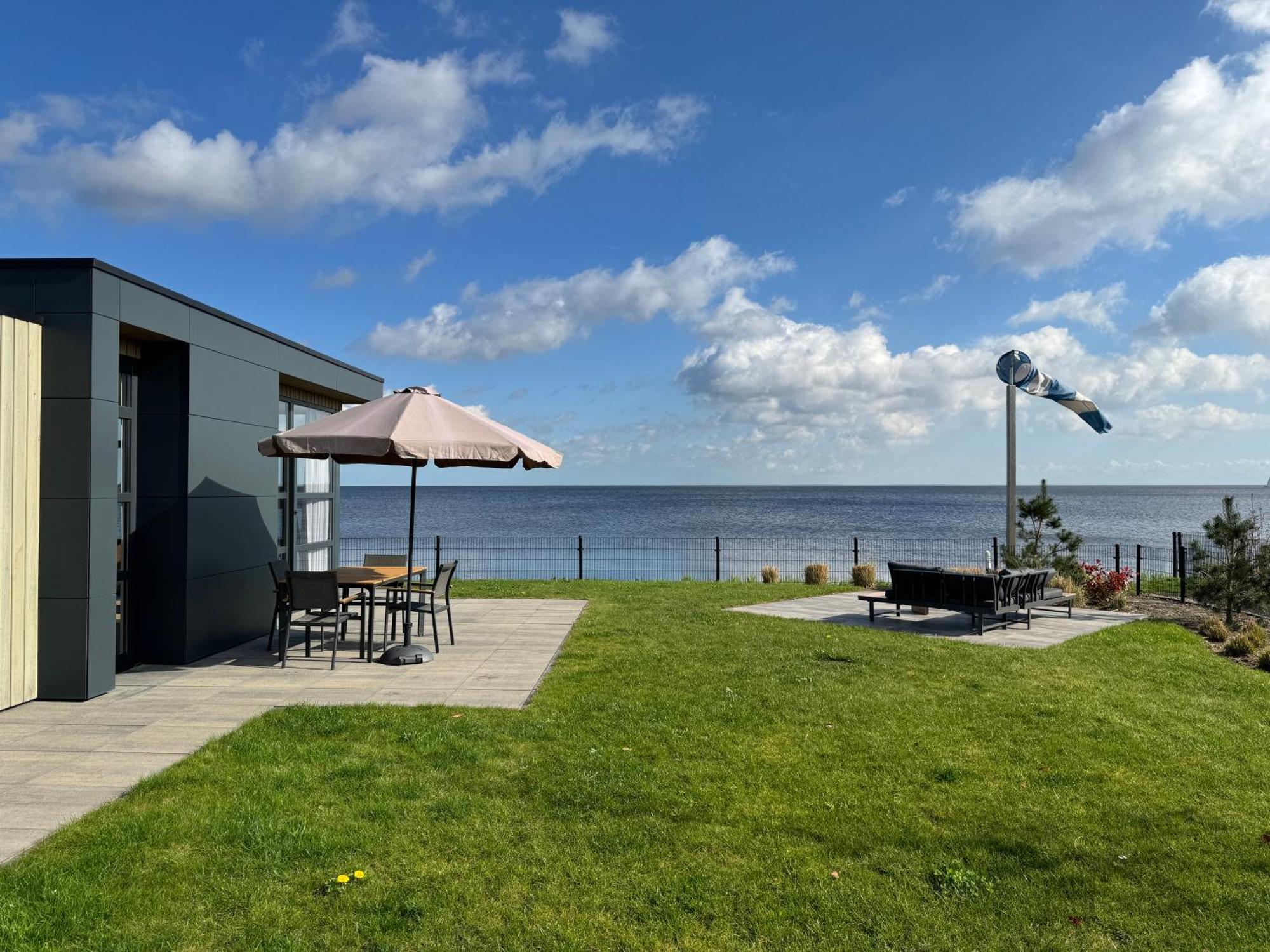 Holiday Home,1587045568:JPEG