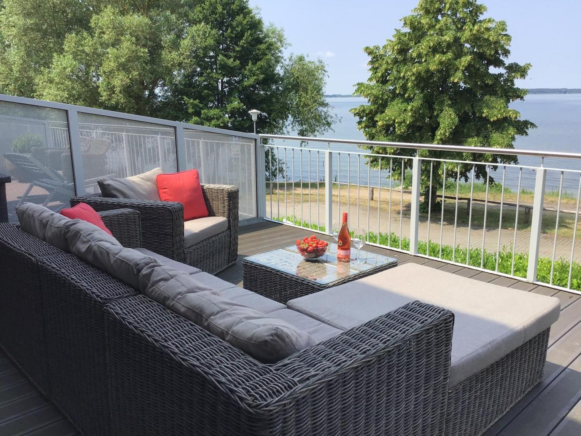 Holiday Home,1588872045:JPEG