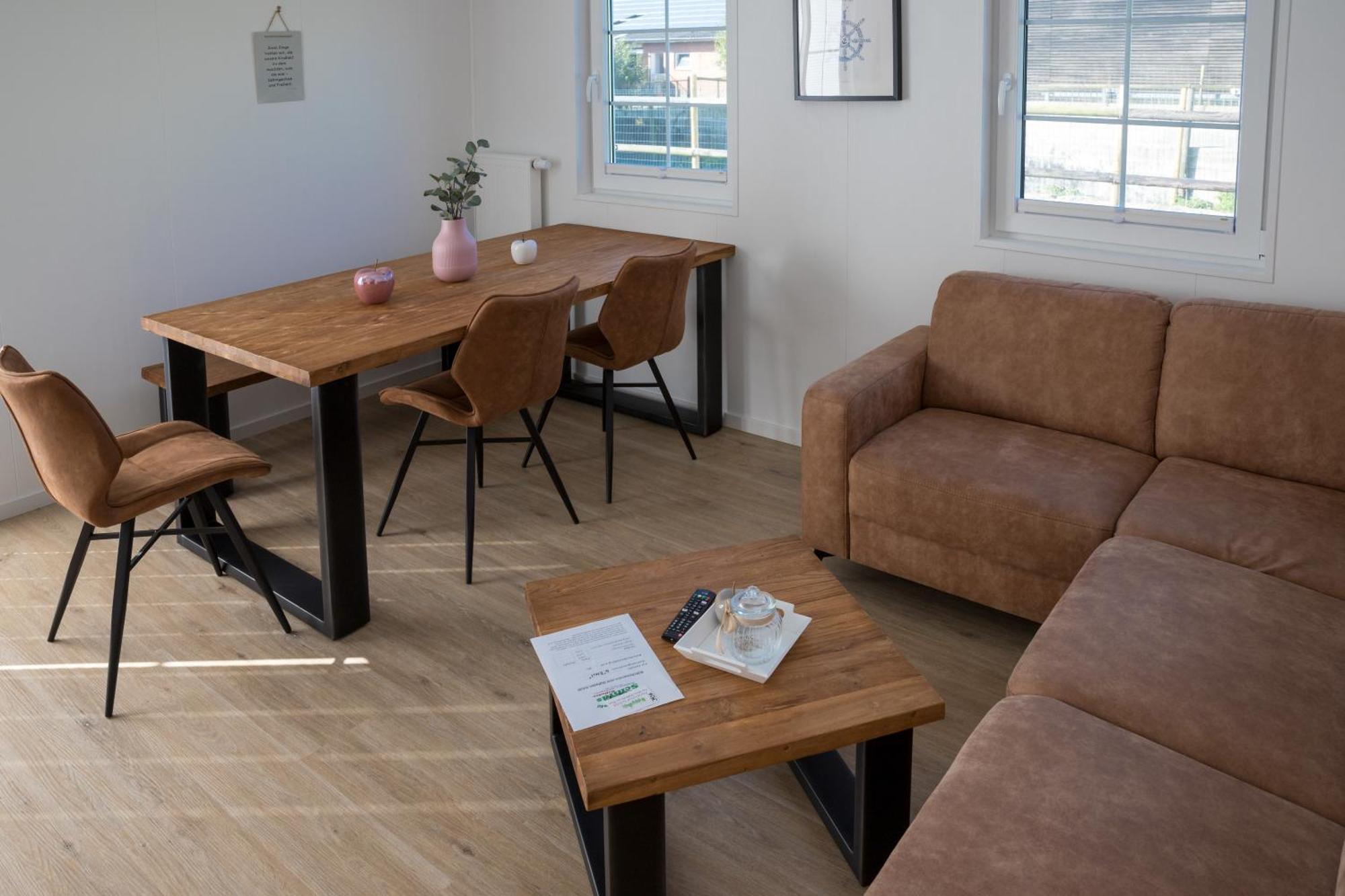 Holiday Home,1589224732:JPEG
