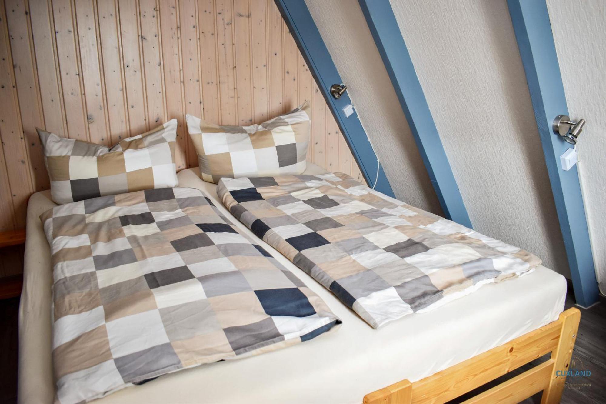 Holiday Home,1594867062:JPEG