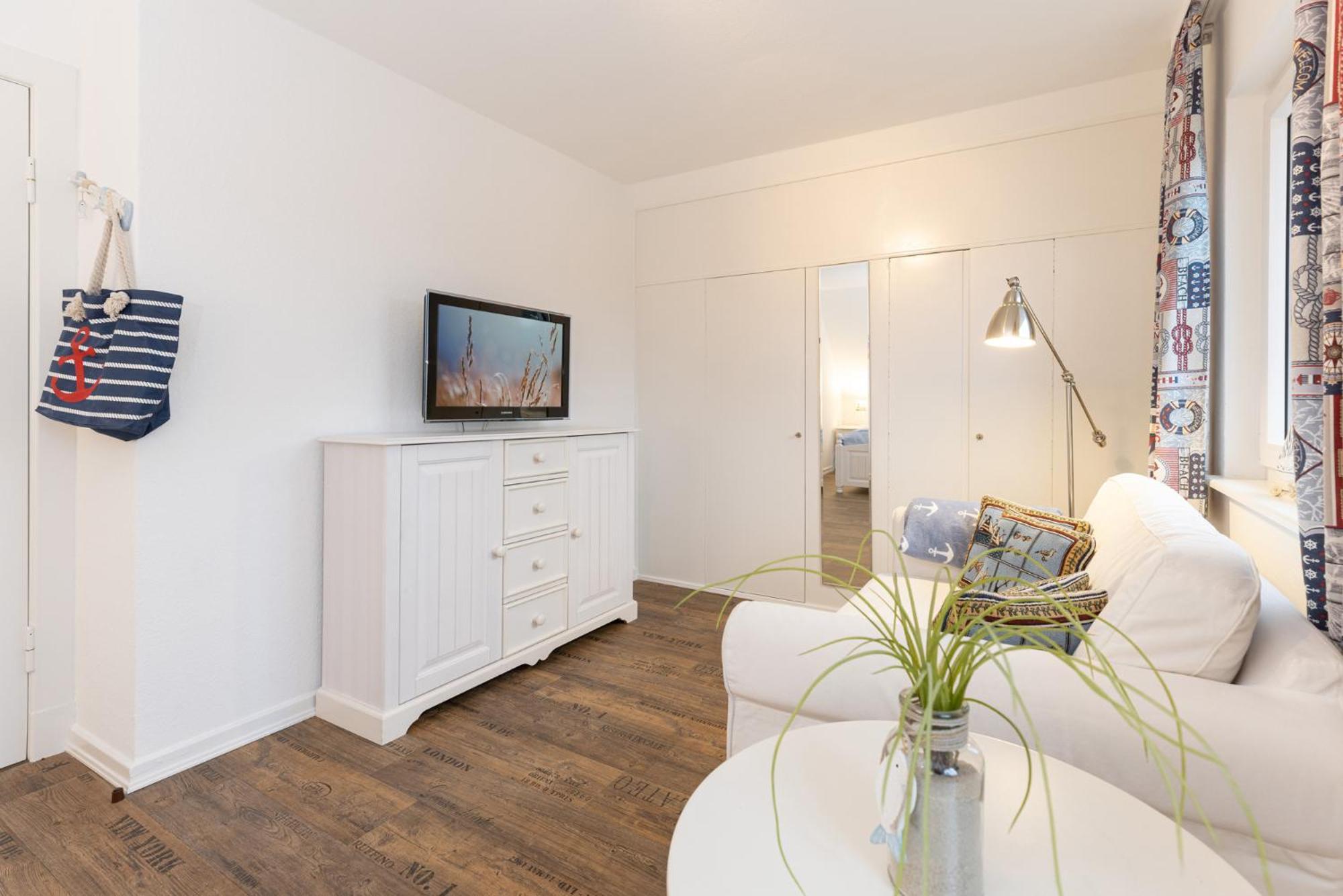 Holiday Home,1595537836:JPEG