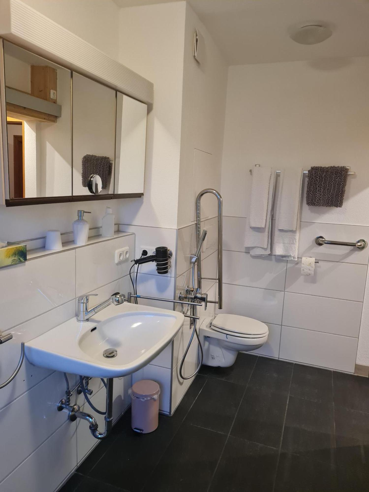 One-Bedroom Apartment Terrace,1596343701:JPEG