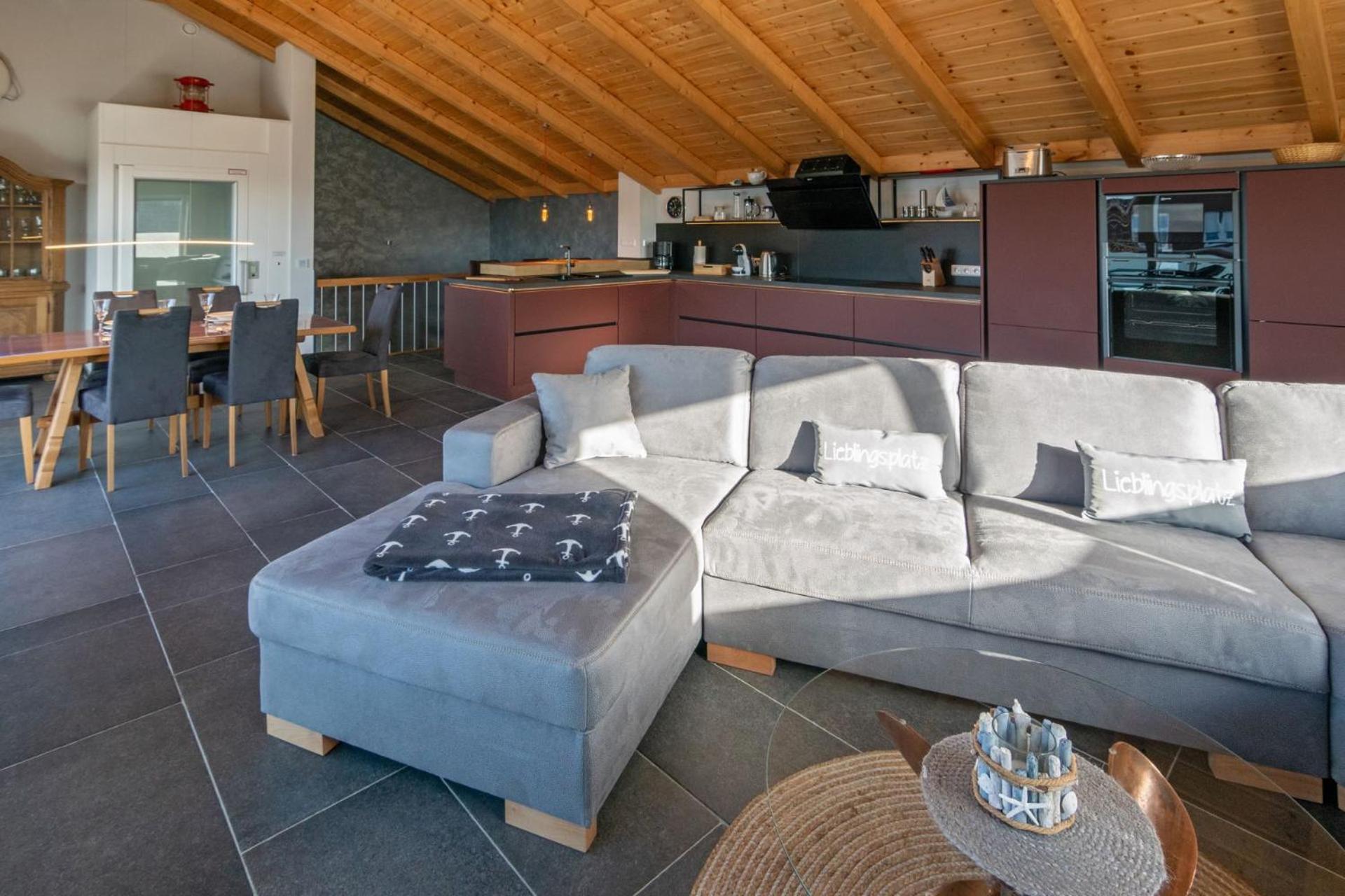 Holiday Home,1597342708:JPEG