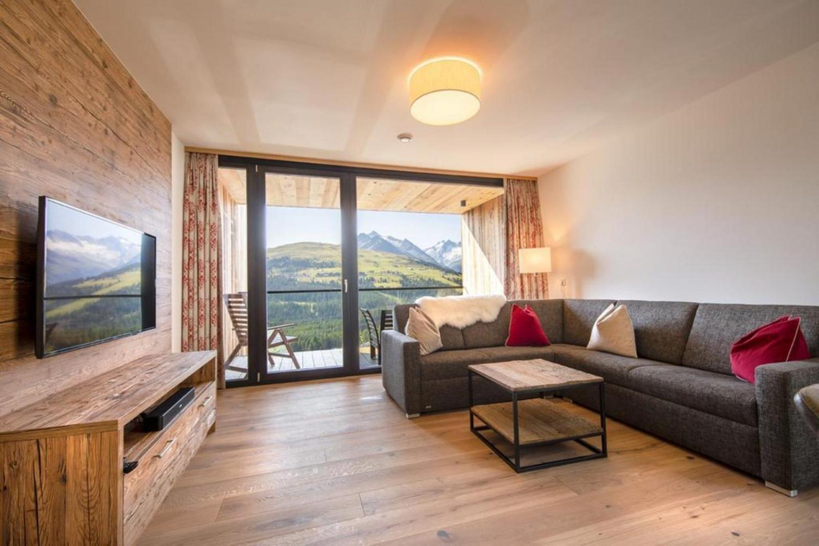 Holiday Home,1597431308:JPEG