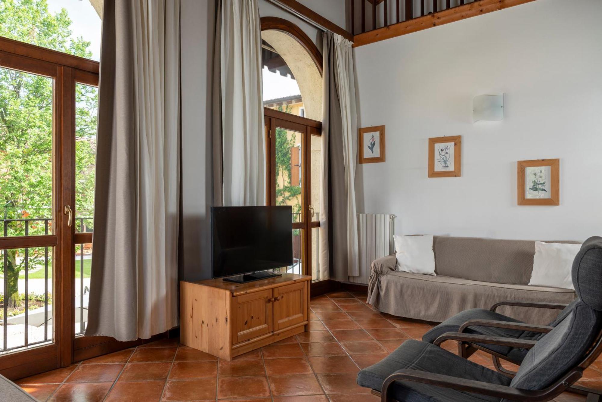 Classic Three-Bedroom Apartment