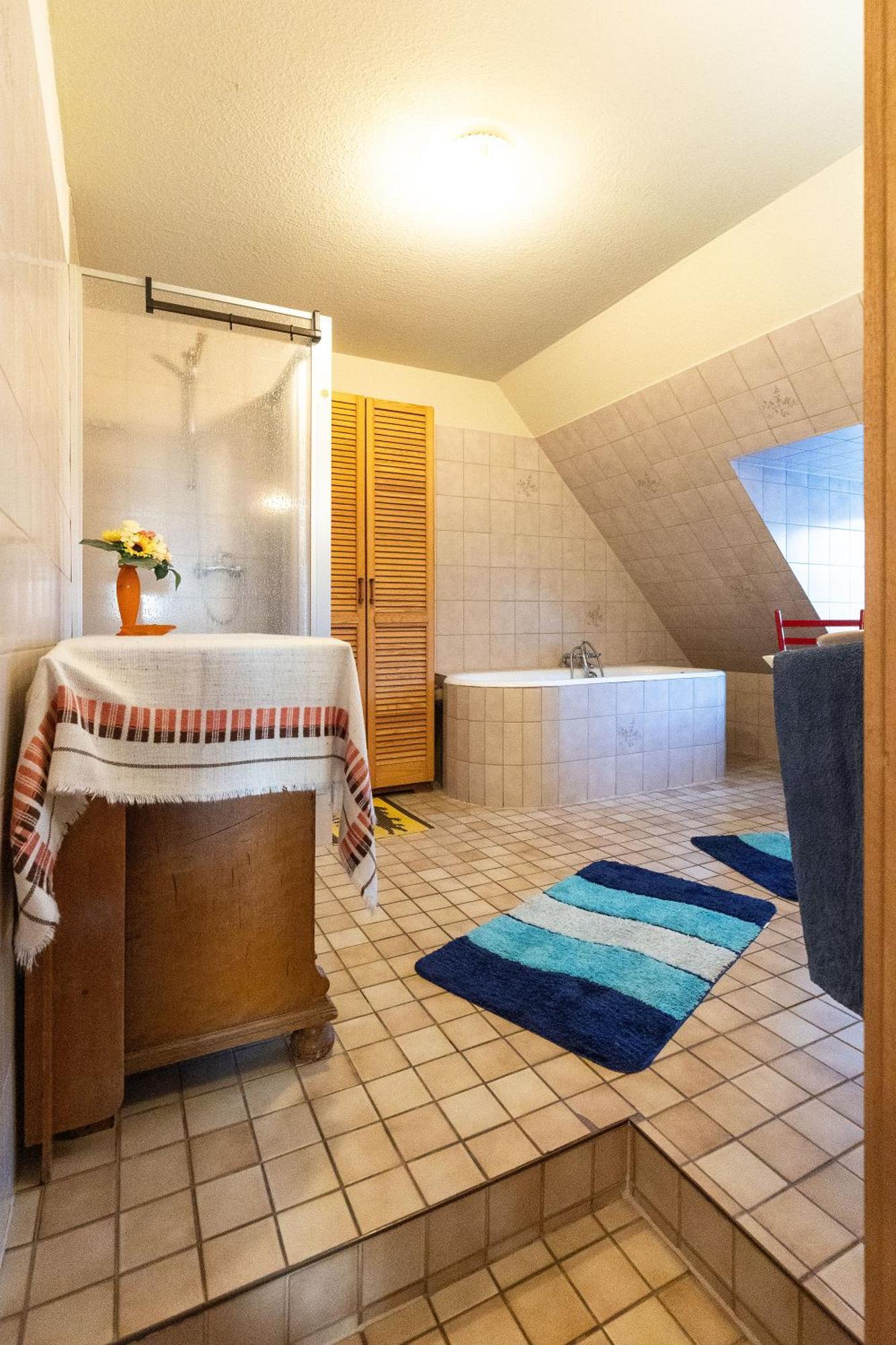 Three-Bedroom Apartment High Floor,1599255634:JPEG