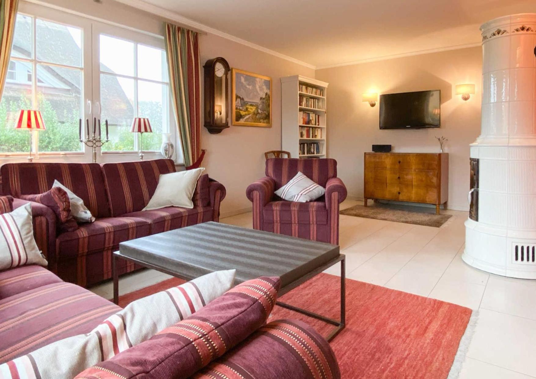 Three-Bedroom House,1600208780:JPEG
