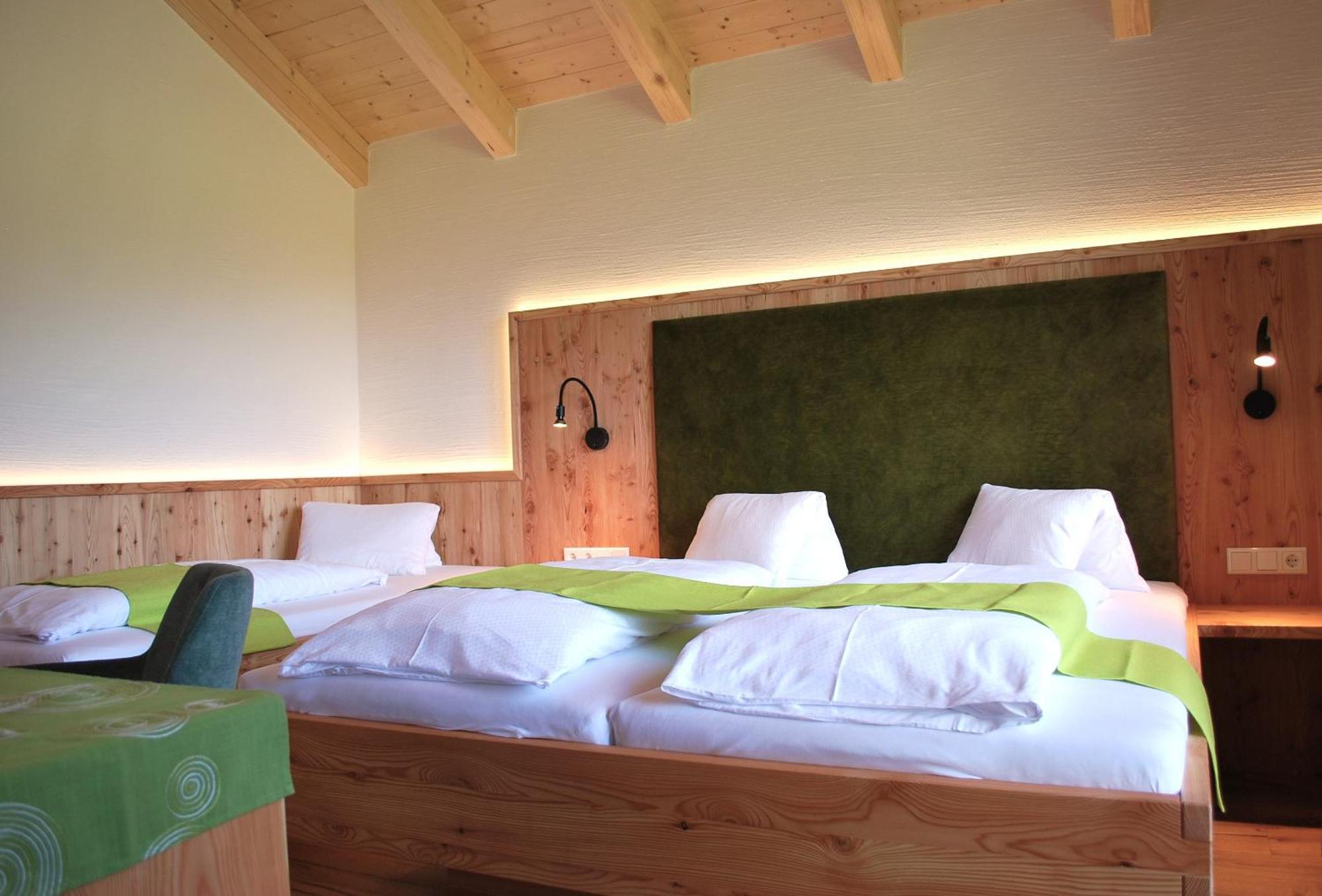Doppelzimmer mit Gartenblick